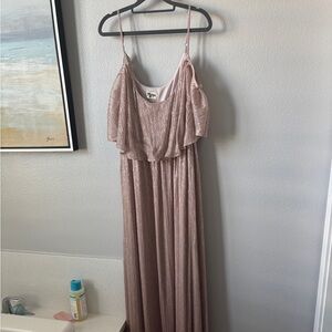 Show Me Your Mumu Caitlin Ruffle
Maxi Dress Gown Mauve Metallic Pink
Size XXL